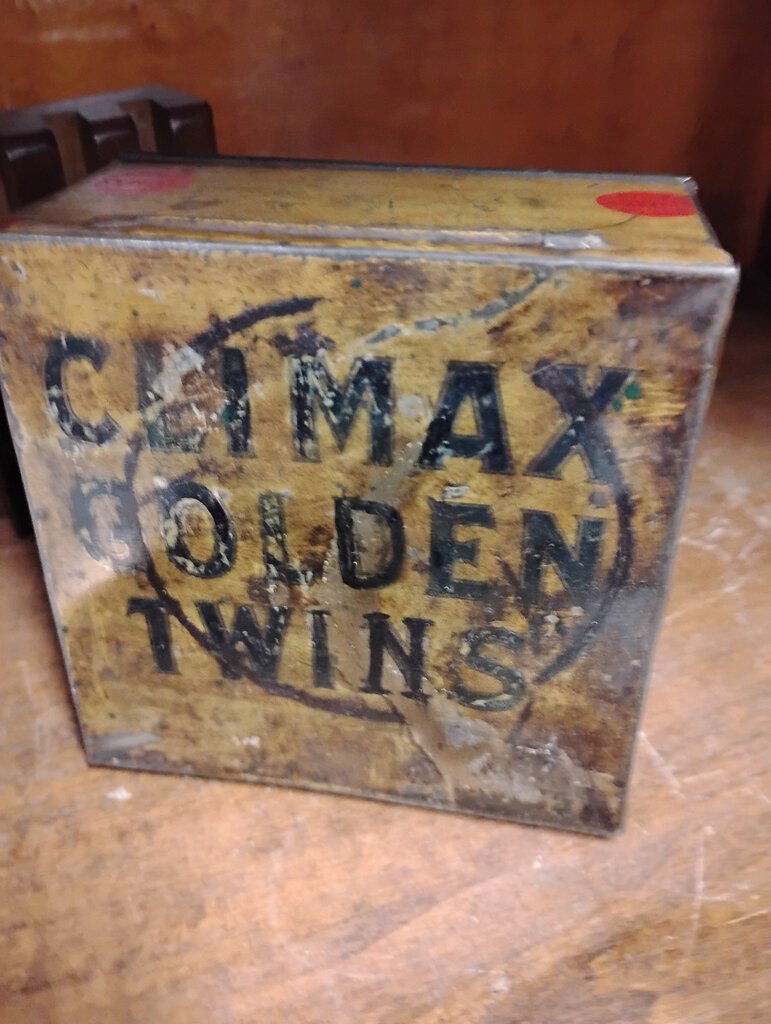VINTAGE CLIMAX GOLDEN TWIN TOBACCO TIN