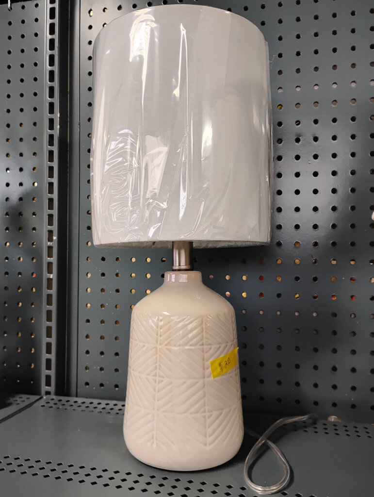BRODEWELL WHITE CERAMIC NEW LAMP