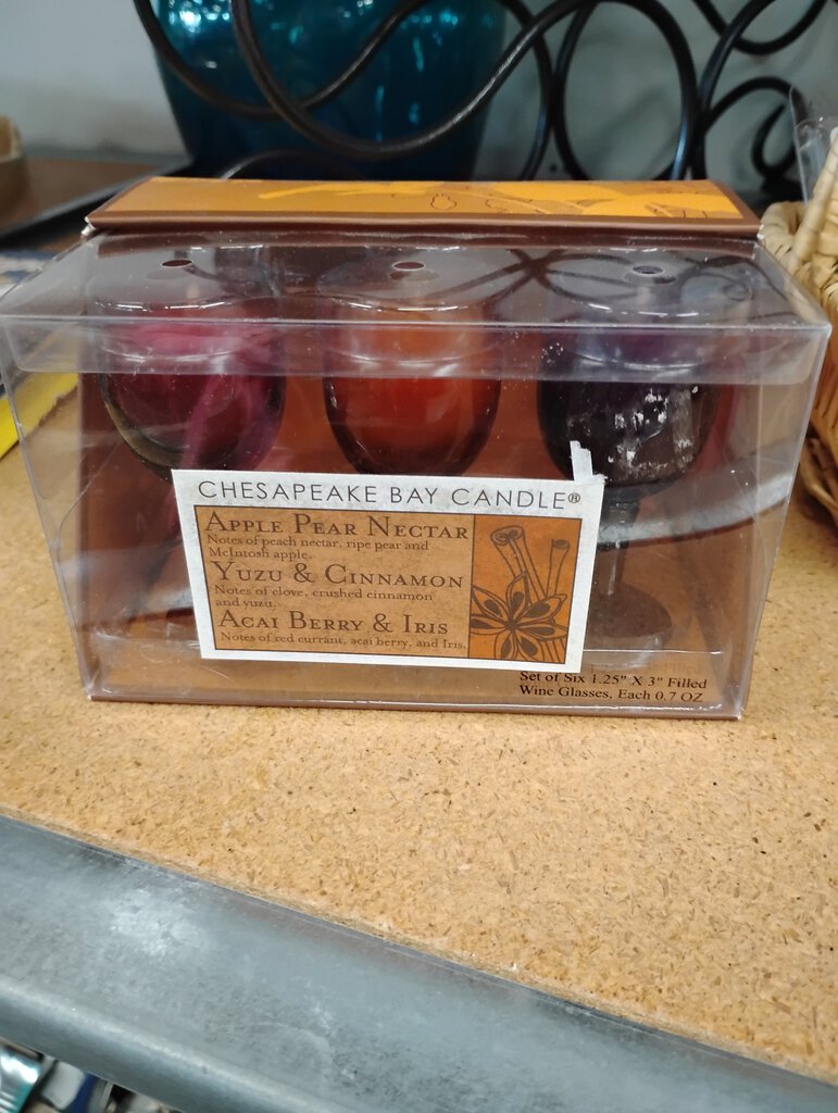 Chesapeake Bay Candle Set - Apple Pear Nectar, Yuzu & Cinnamon, Acai Berry & Iris