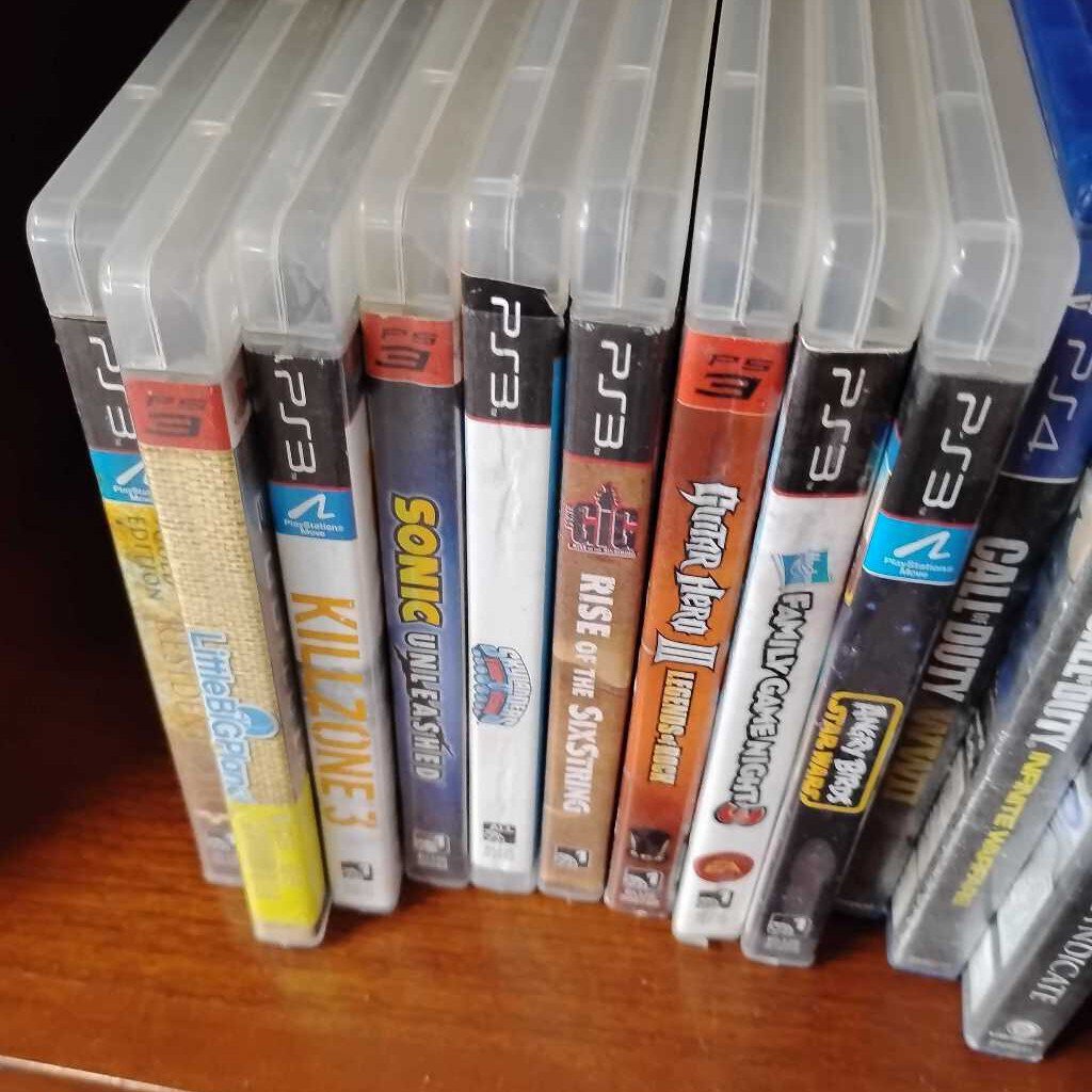 PlayStation 4 Game Bundle - Call of Duty WWII, Infinite Warfare, Assassin's Creed Syndicate