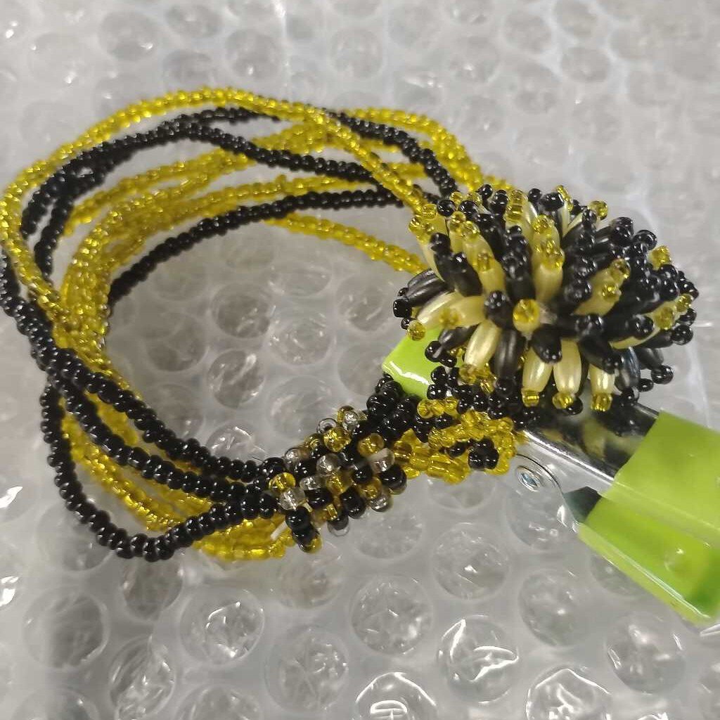 Beaded Yellow and Black Jewelry Set