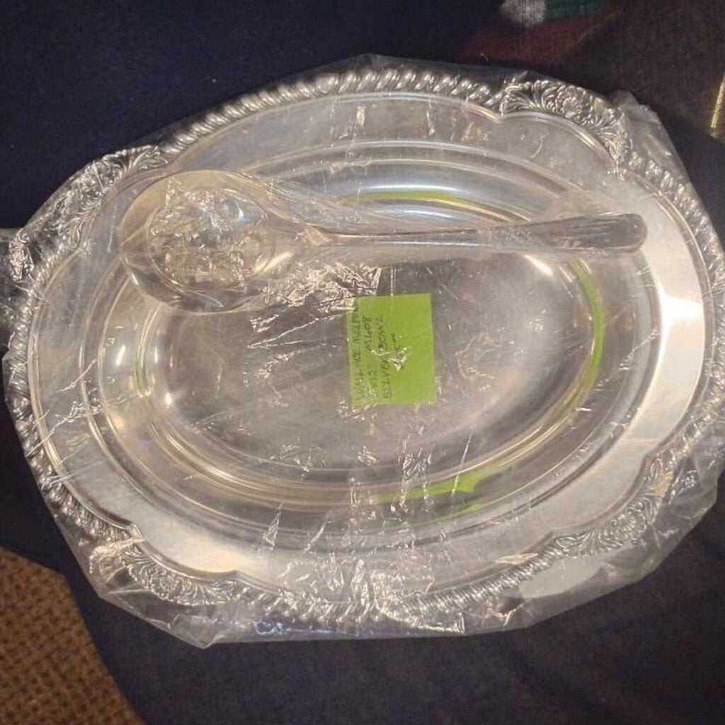 WALLACE MELFORD 9X12 M608 SILVER BOWL W/LADLE