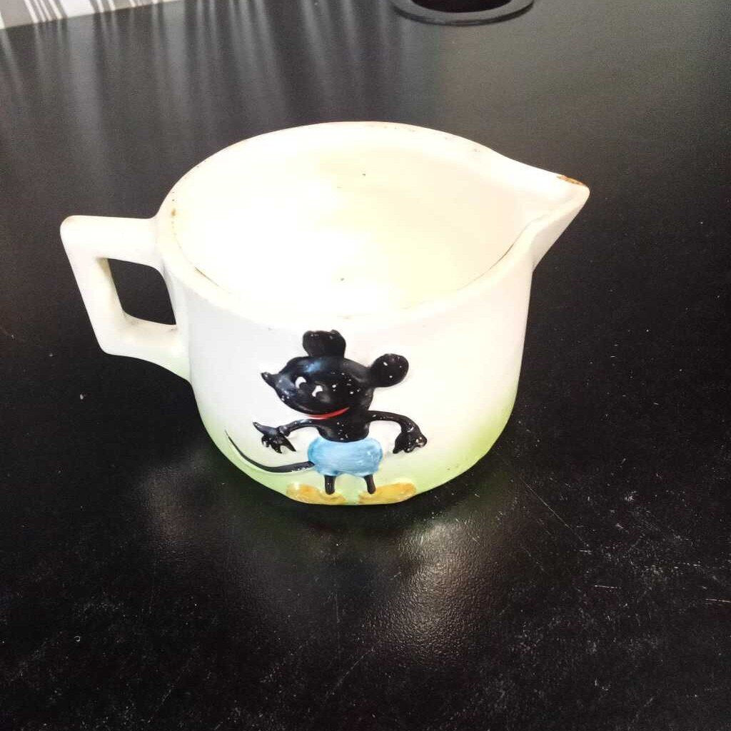 DISNEY 1930'S MICKEY MOUSE BLACK CERAMIC CUP