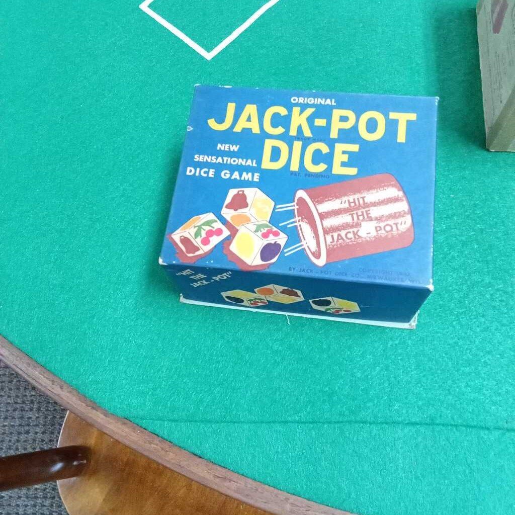 VINTAGE 1947 JACK-POT DICE GAME, ROLL EM. VERY RARE