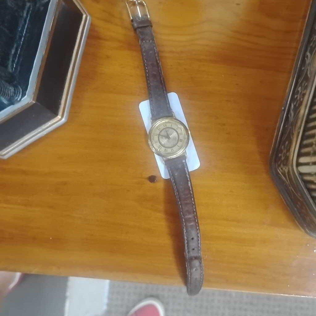 VINTAGE SEIKO WOMANS WATCH W/ LEATHER BAND