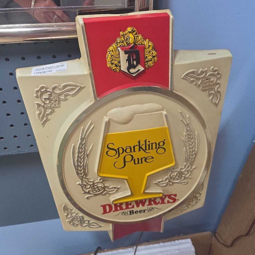 VINTAGE DREWEYS MOLDED LIGHT UP PLASTIC BAR SIGN