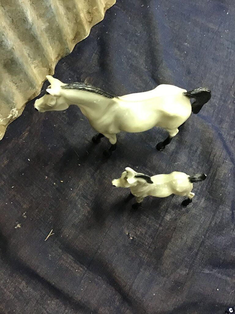 Vintage Plastic Horse and Foal Figurines