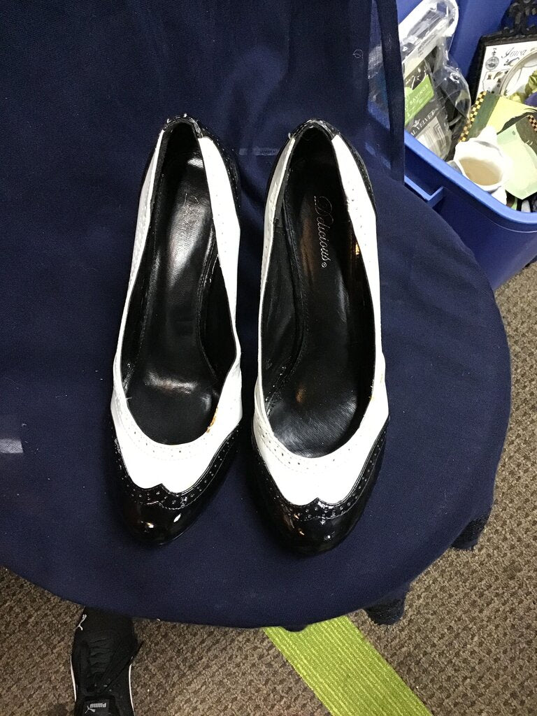 Delicious Women's Black and White Stylish Heels