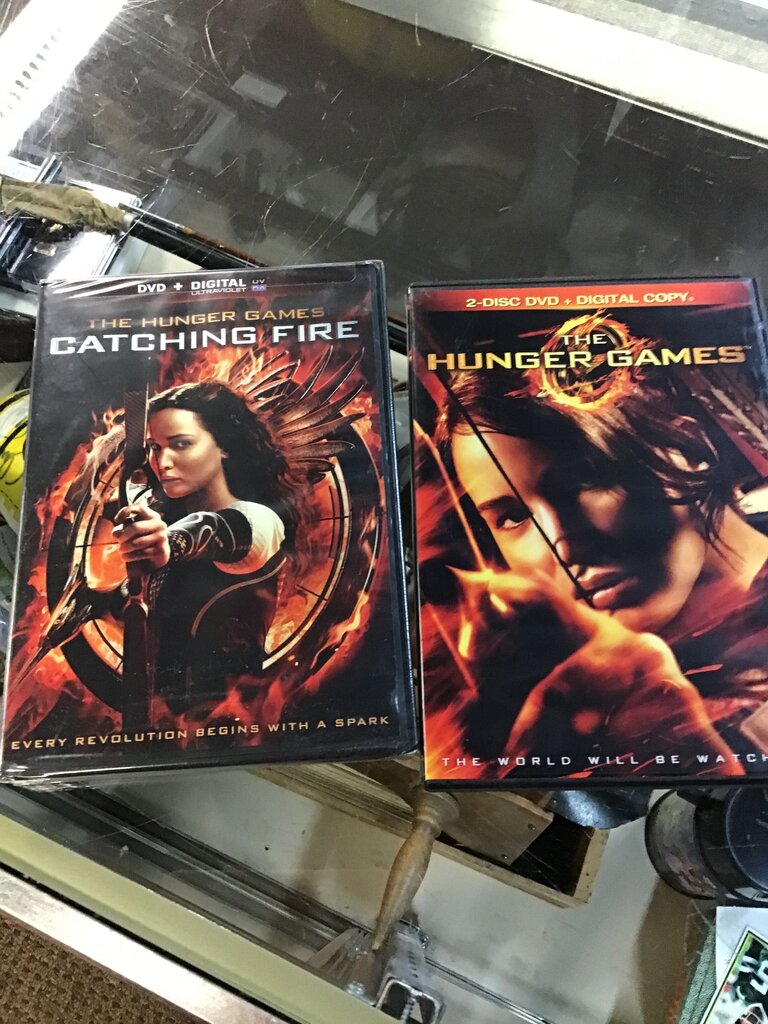The Hunger Games: Catching Fire & The Hunger Games DVD Set