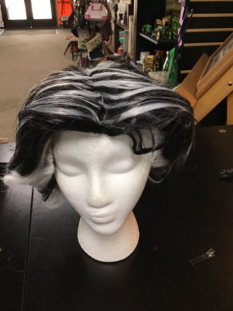 Black and Silver Wavy Wig