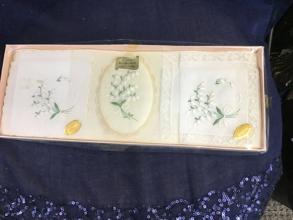 Embroidered Handkerchief Set with Floral Design