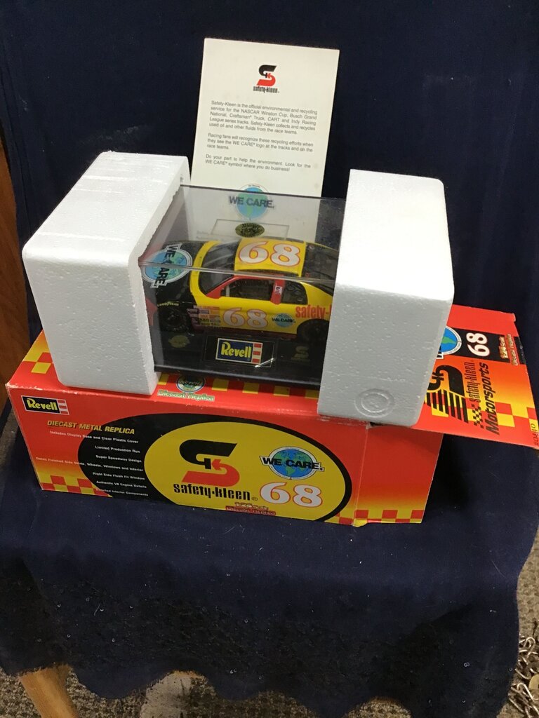 Revell Safety-Kleen 68 Diecast Metal Replica