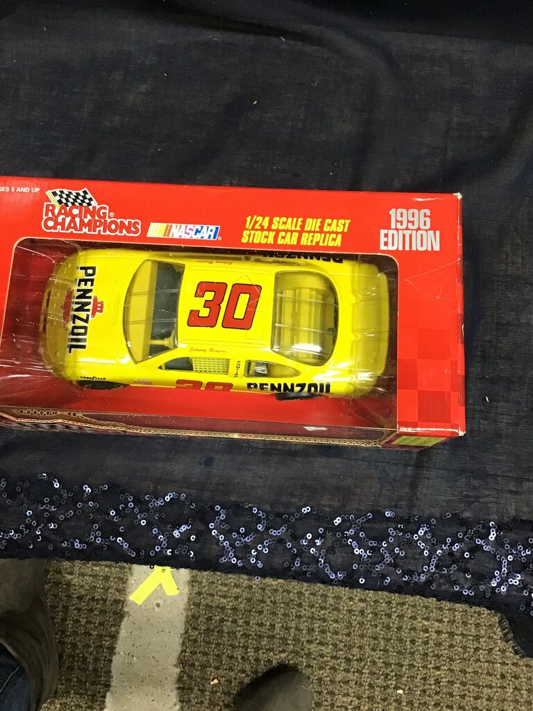 NASCAR 1:24 Scale Die Cast Stock Car Replica #30