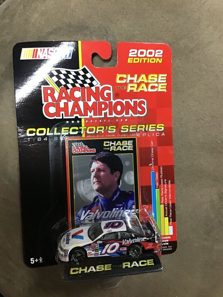 Racing Champions NASCAR Valvoline Car 2002 Edition #10 Chase the Race