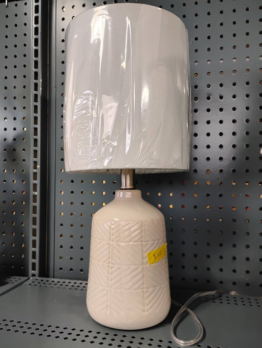BRODEWELL WHITE CERAMIC NEW LAMP
