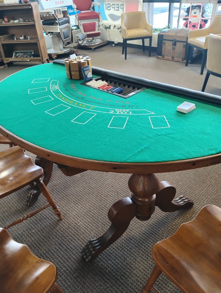 POKER TABLE