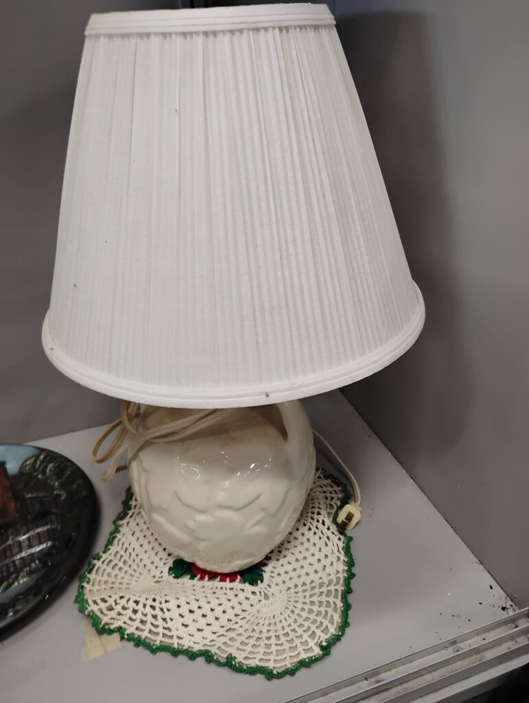 Vintage Floral Table Lamp