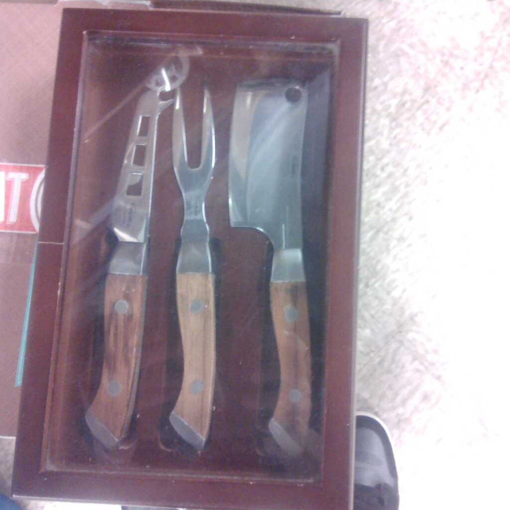 TRUDEAU KITCHEN AND STEAK KNIFE SET