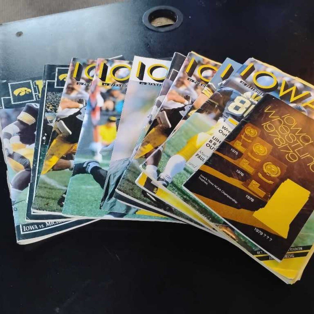 VARIETY OF IOWA SOUVINER MAGAZINES