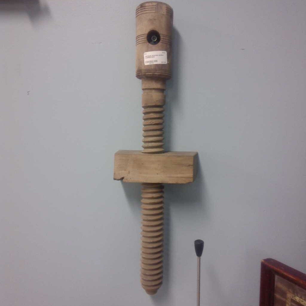 ANTIQUE WOODEN SCREW CARPENTERS