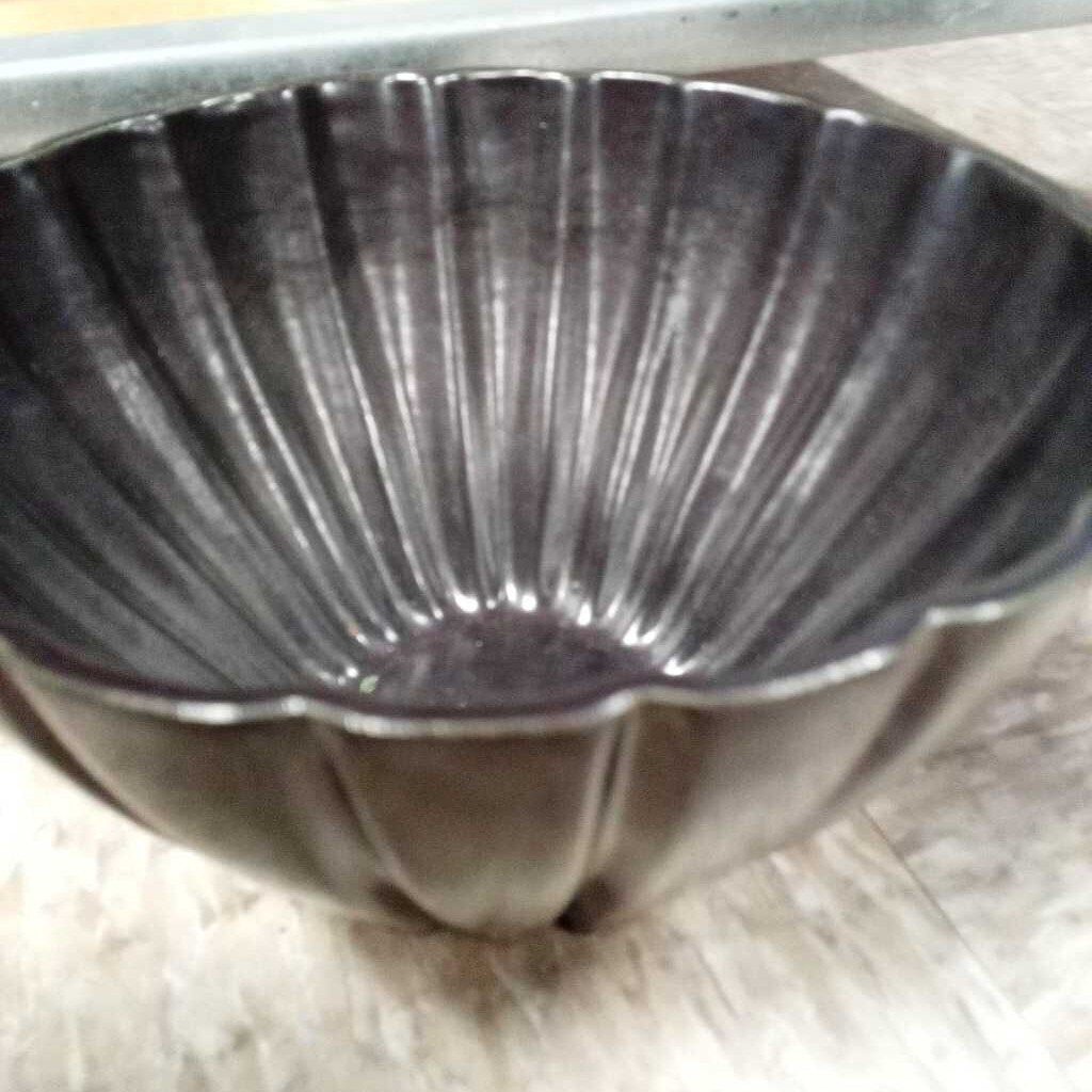 VINTAGE BOWL