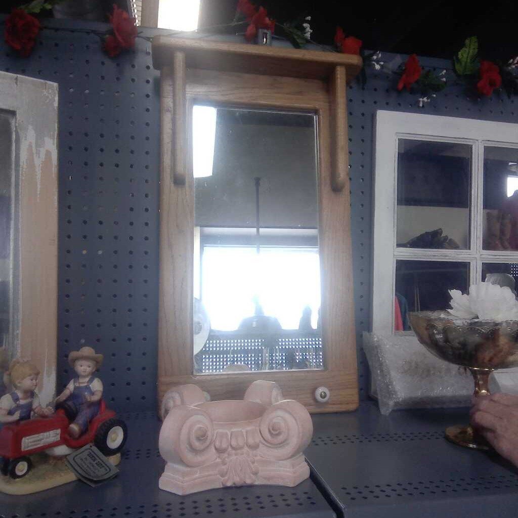 SHELF WITH MIRROR