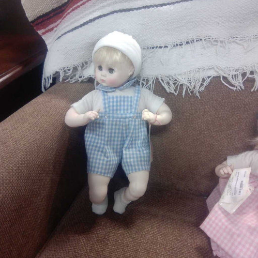 MADAME ALEXANDER BABIE DOLL