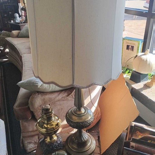 VINTAGE 1940 VICTORIAN PORCELAIN GEORGE MARTHA WASHINGTON FLORAL GOLD TRIMMCM TABLE LAMP/ PAIR