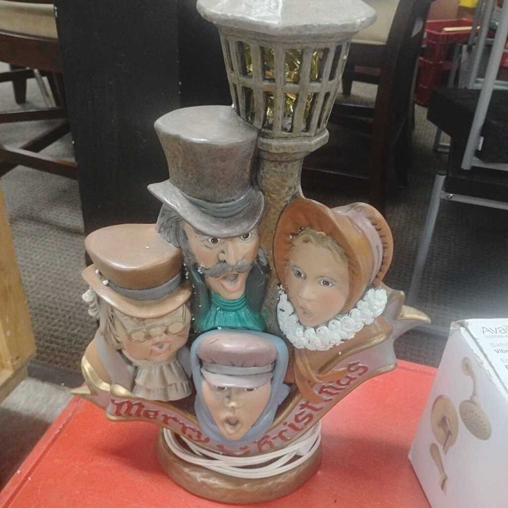 VINTAGE CHRISTMAS CAROLERS LIGHT UP