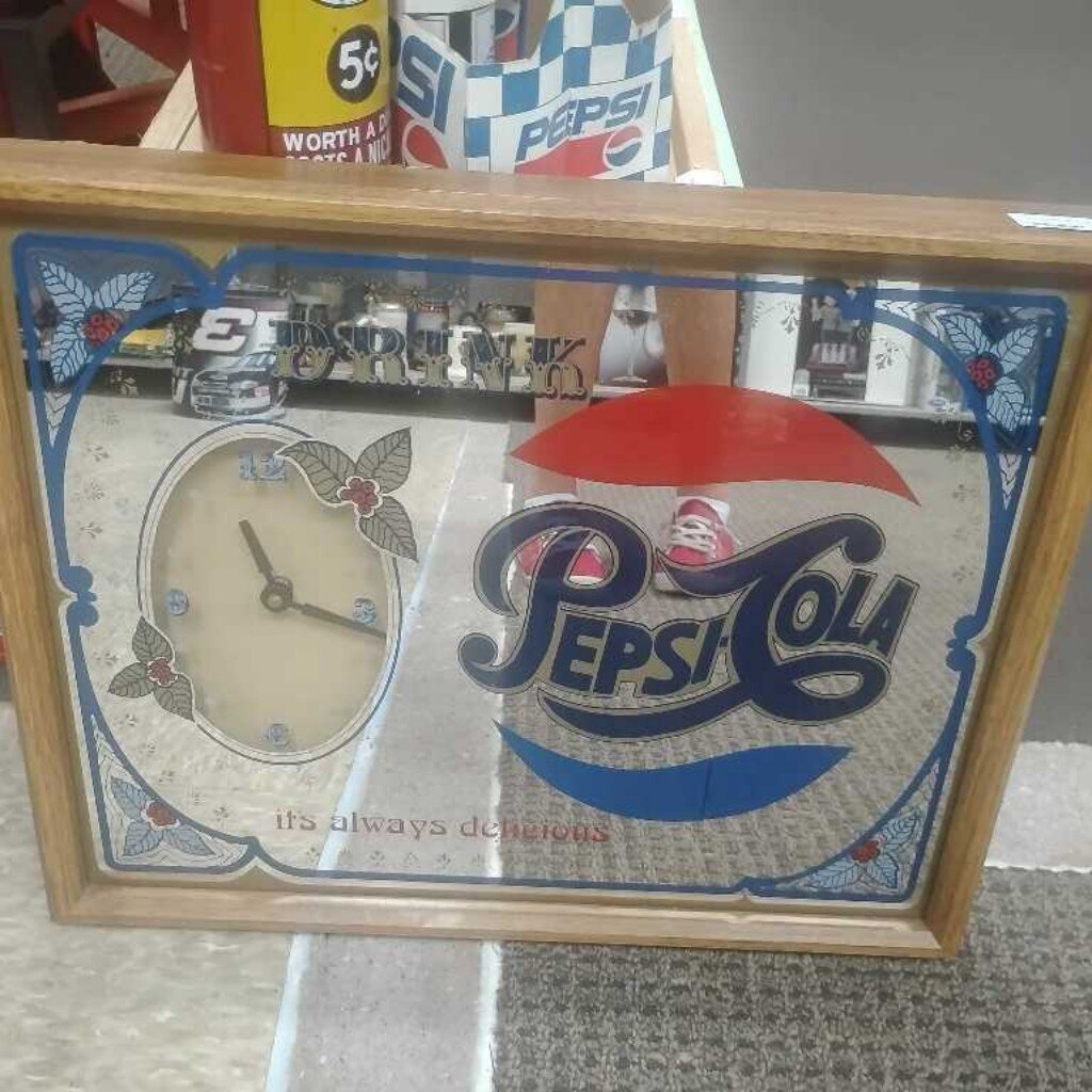 VINTAGE PEPSI CLOCK