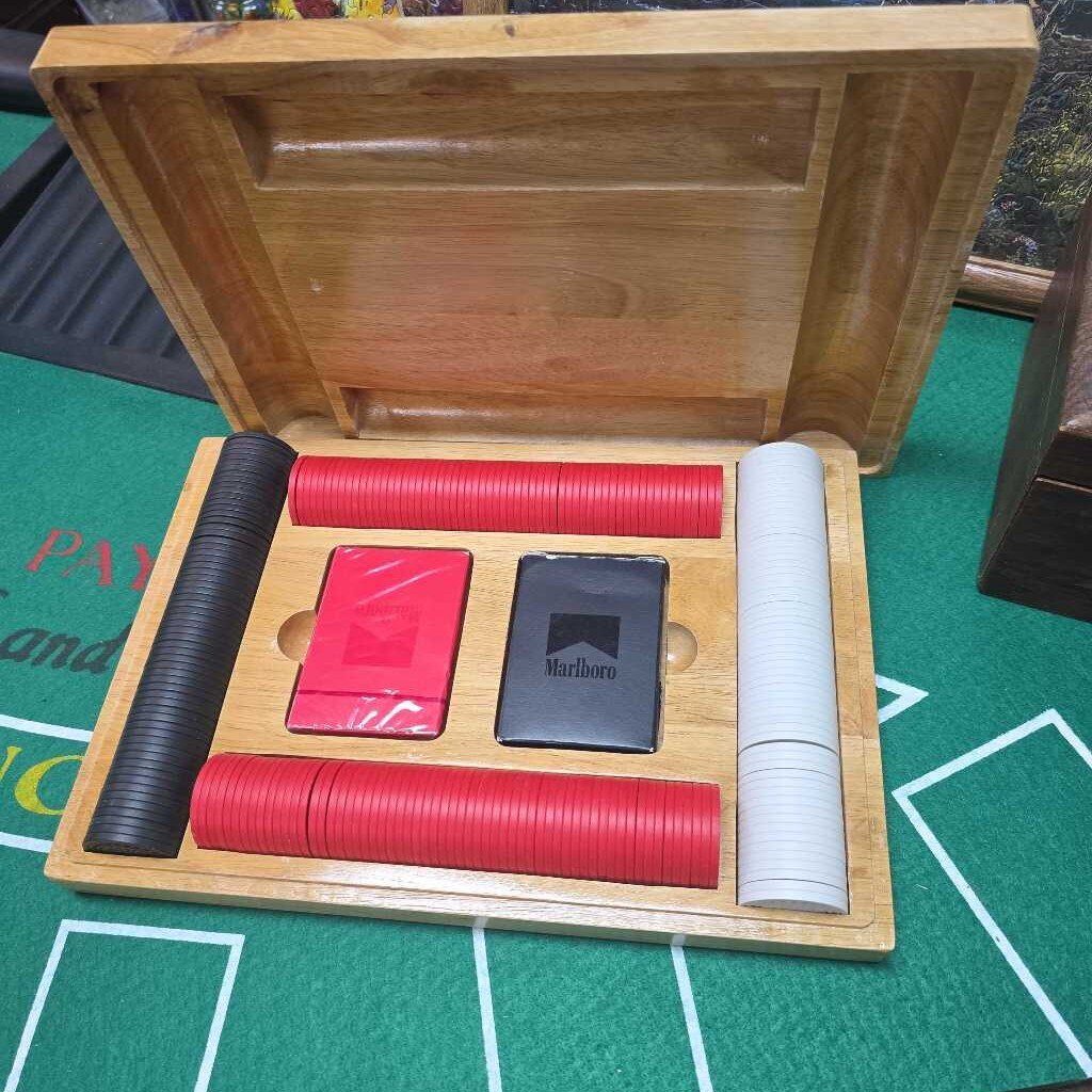 MARLBORO VINTAGE POKER SET