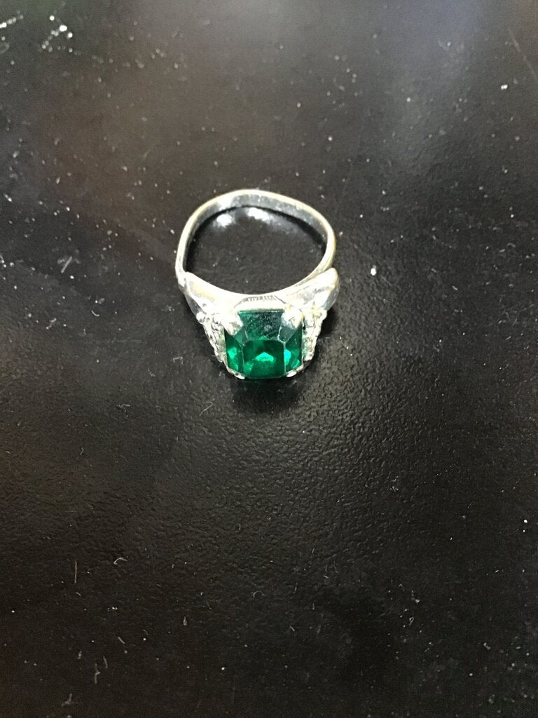 Vintage Emerald Green Ring