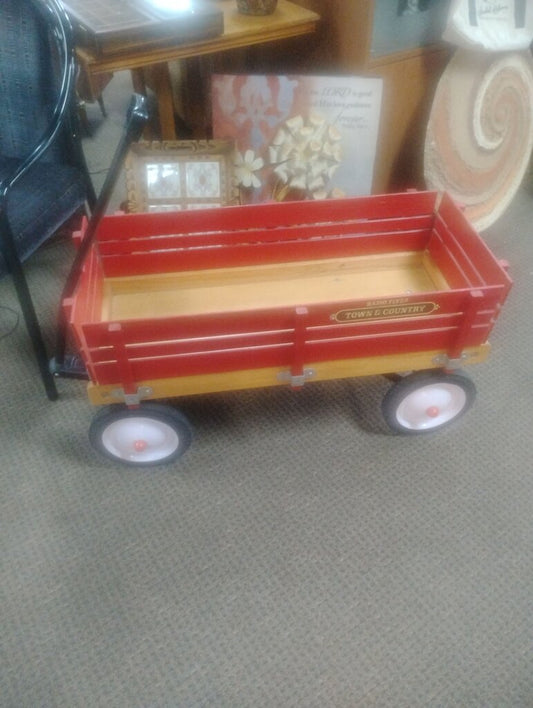 Radio Flyer Town & Country Wagon