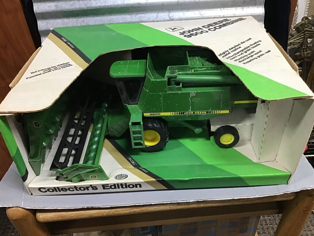 John Deere 9600 Combine ERTL