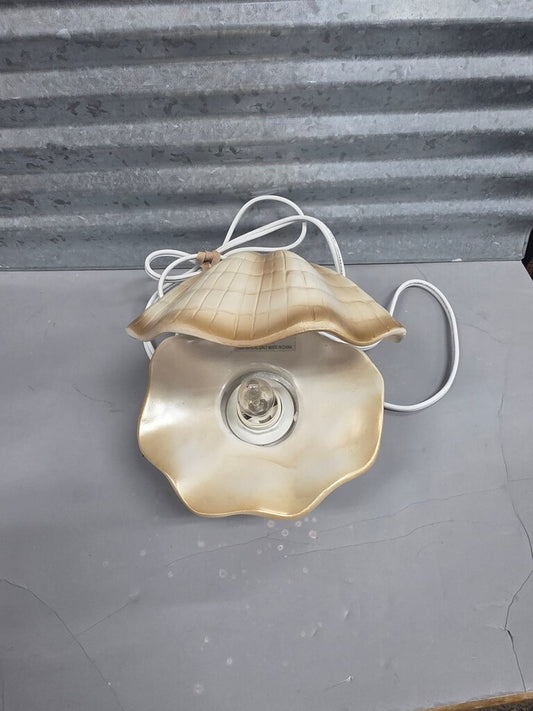 Vintage Shell Design Table Lamp