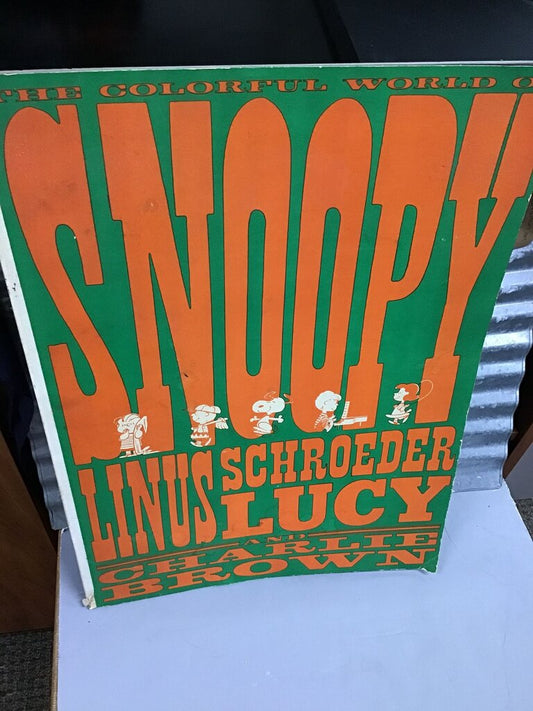 VINTAGE COLORING BOOK TITLED "THE COLORFUL WORLD OF SNOOPY LINUS SCHROEDER LUCY AND CHARLIE BROWN