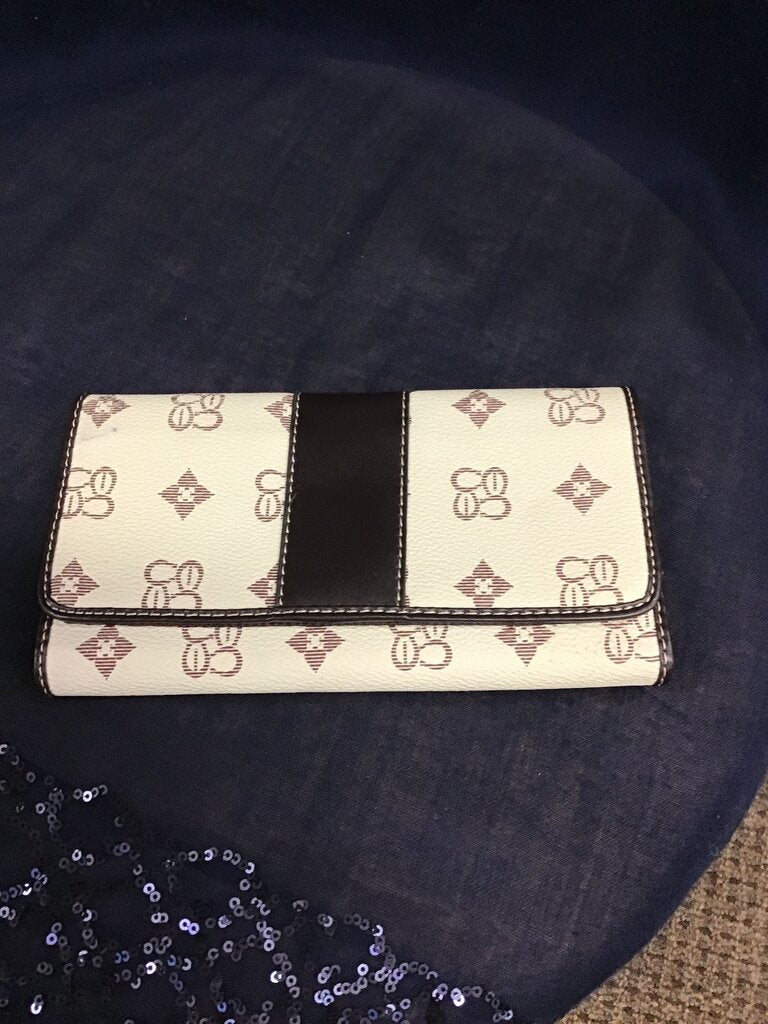 Louis Vuitton look alike Monogram Wallet