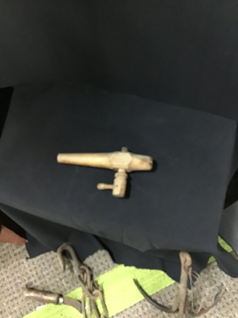 Wooden reg/barrel spigot