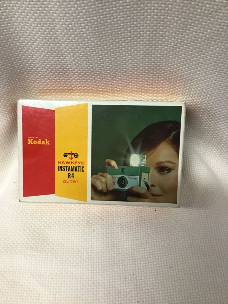 Kodak Hawkeye Instamatic R4 Camera Outfit