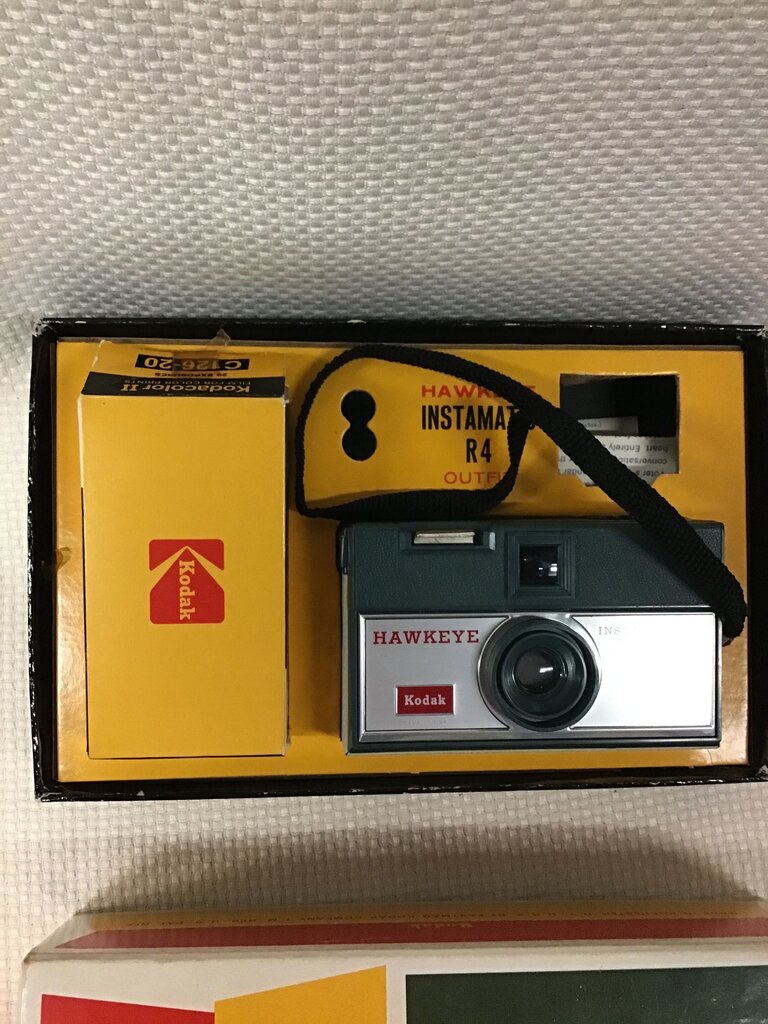 Kodak Hawkeye Instamatic R4 Camera Outfit