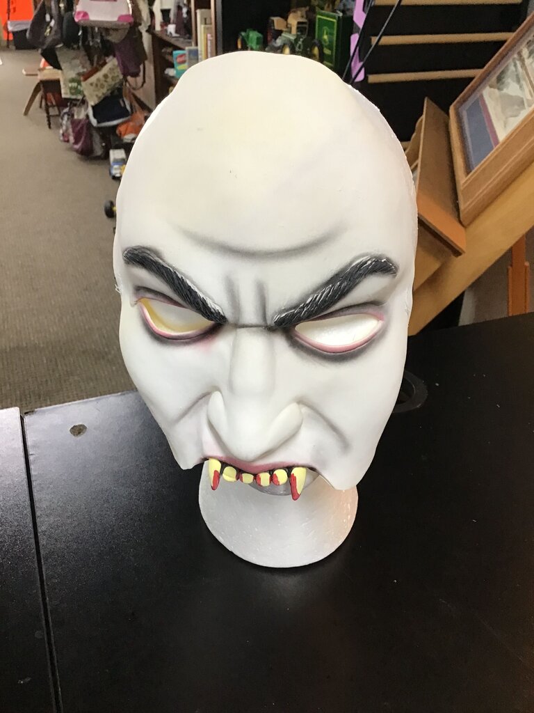 Vampire Mask Decoration