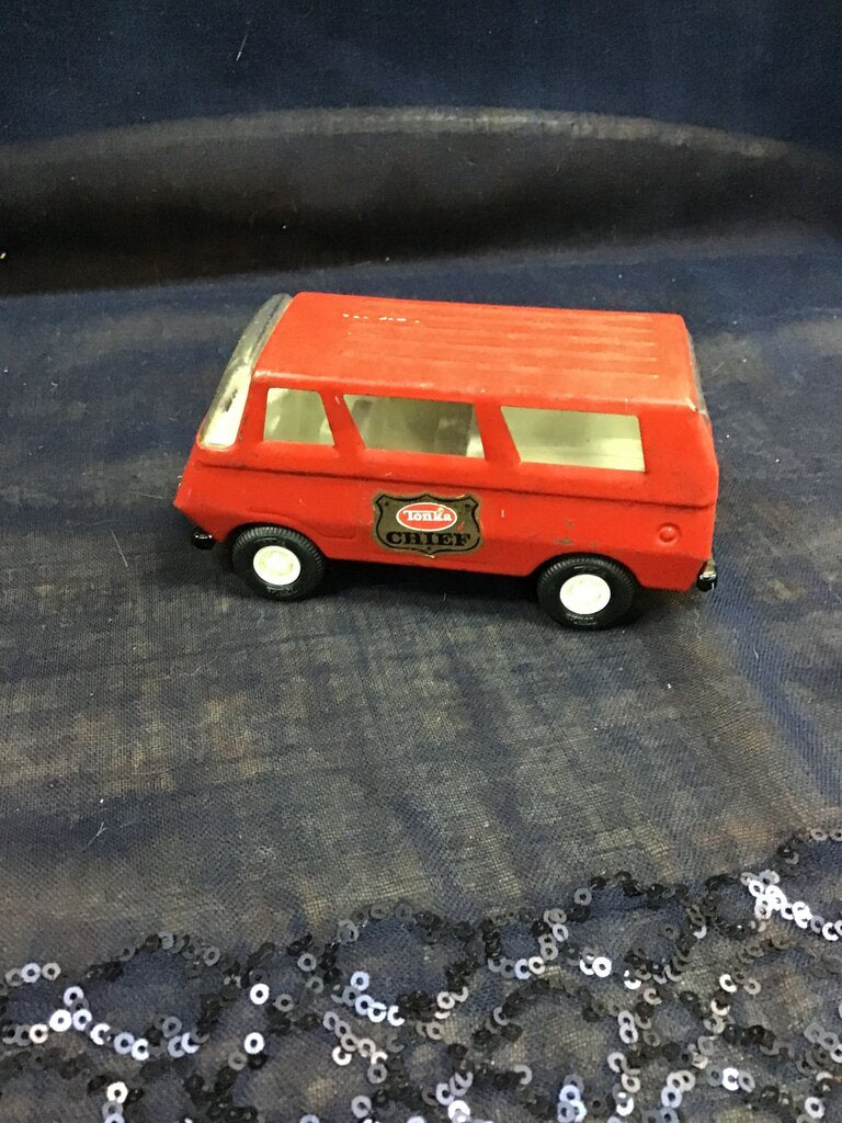 Tonka Chief Red Van
