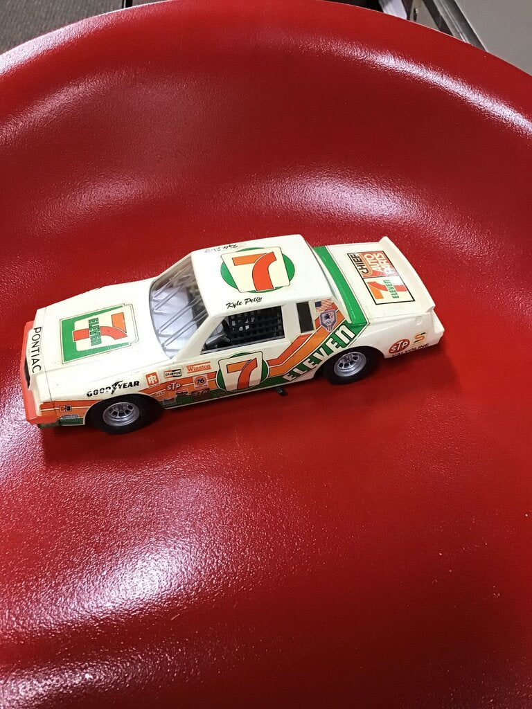 Kyle Petty 7-Eleven Racing Car Diecast
