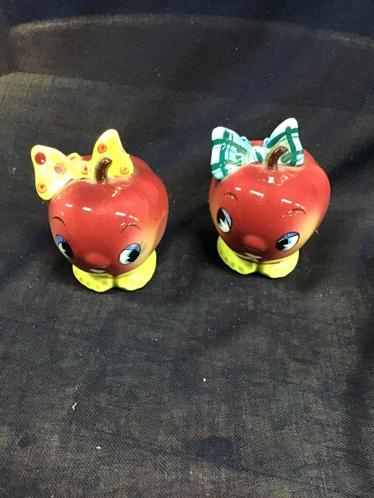 Vintage Apple Salt and Pepper Shakers