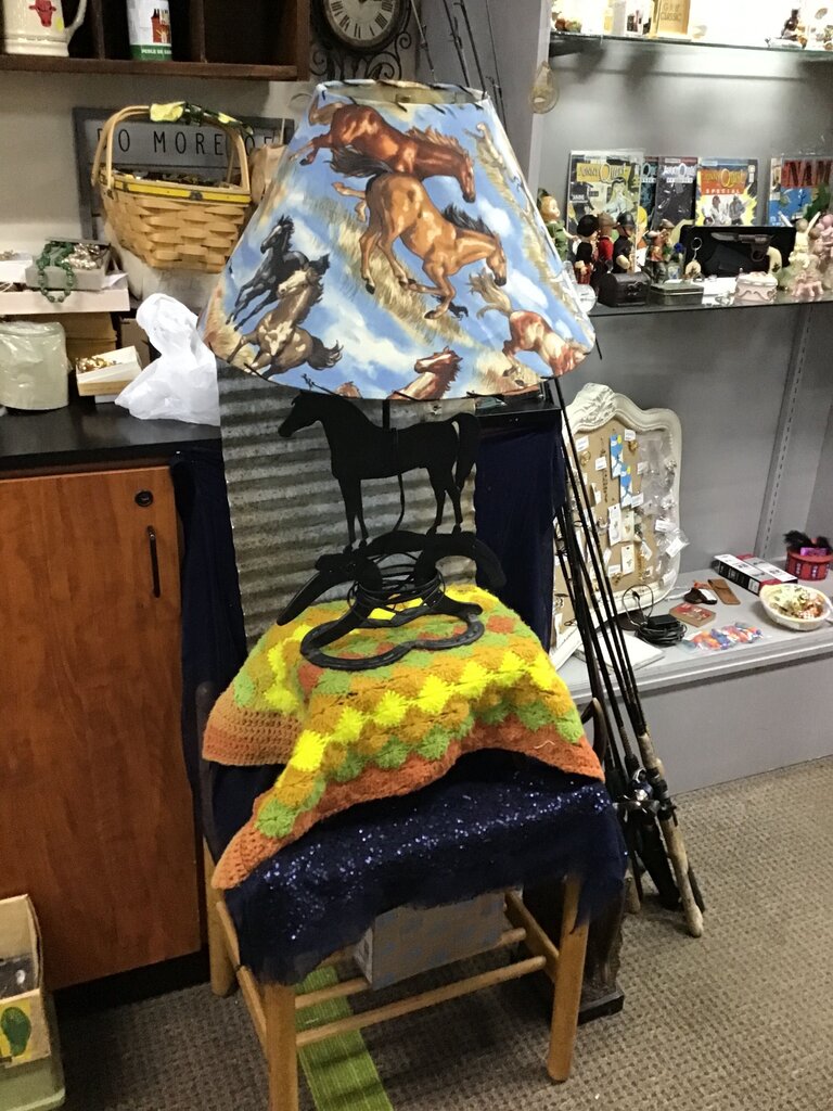 Horse-Themed Table Lamp with Shade